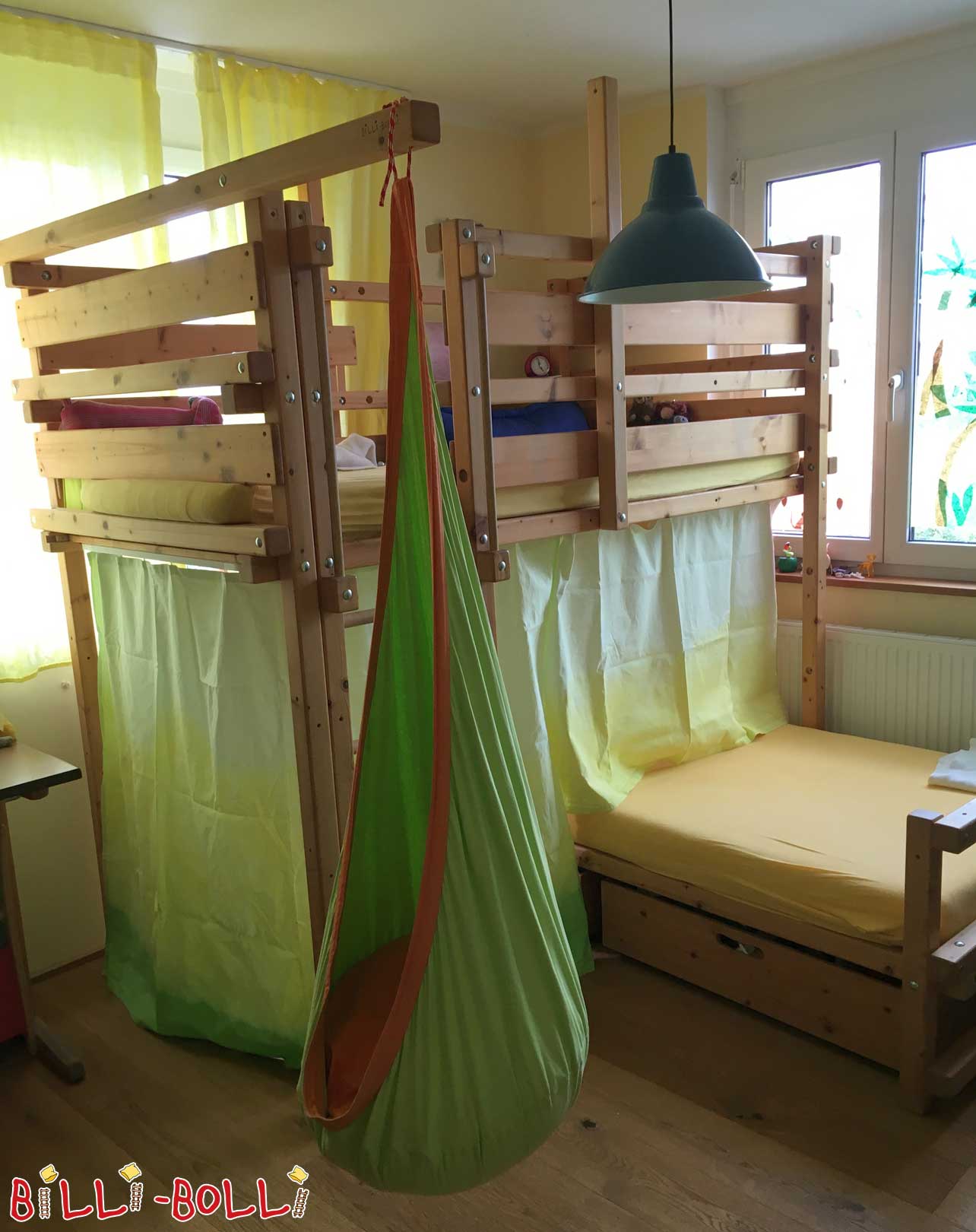 Łóżko piętrowe nad rogiem (Kategoria: Używane łóżko na poddaszu)