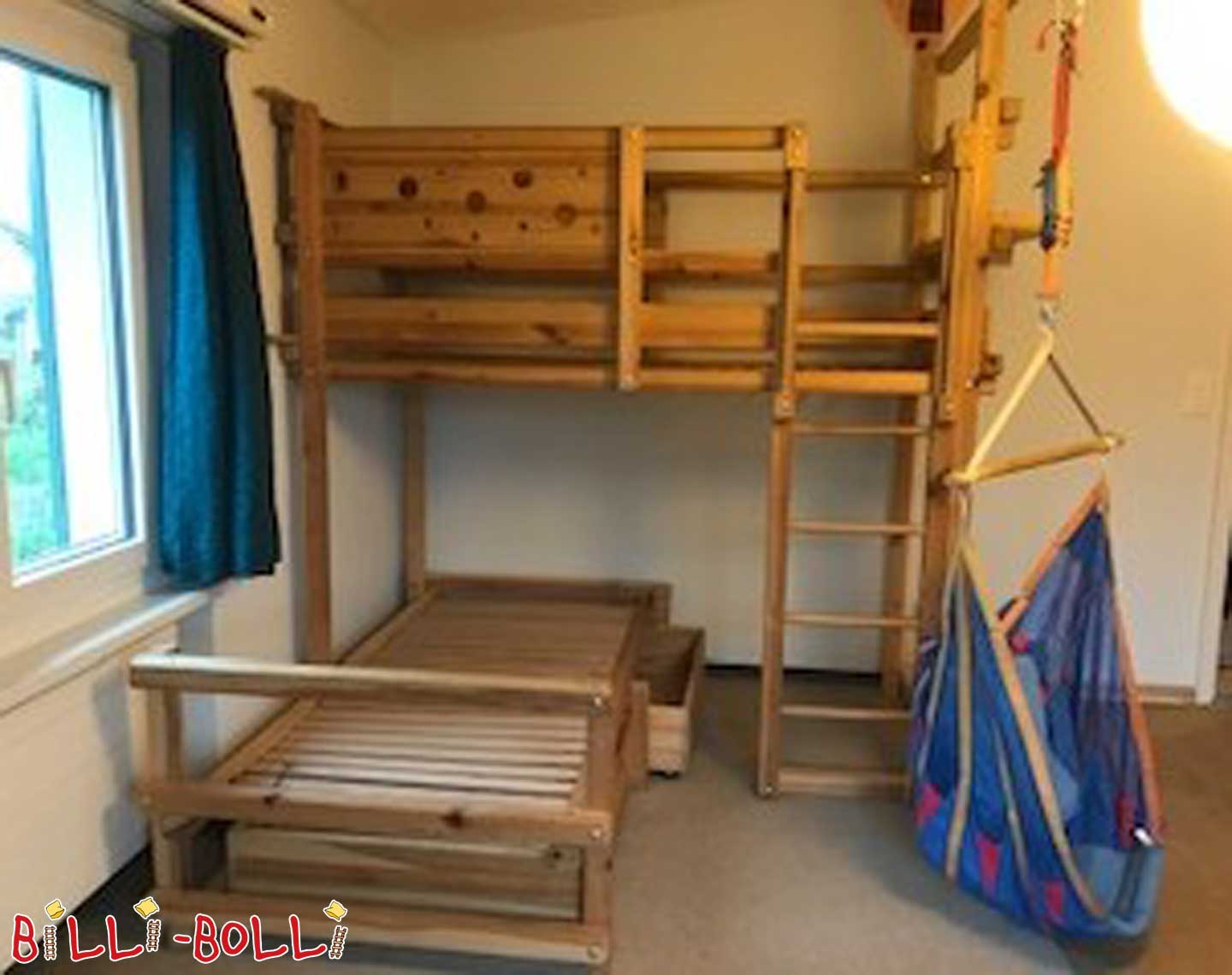 Stack Bett iwwer Eck (Kategorie: Bunk Bett benotzt)
