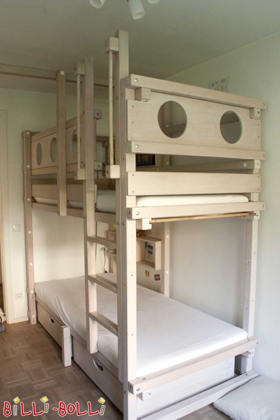Dviaukštė lova (Kategorija: Naudojama dviaukštė lova)