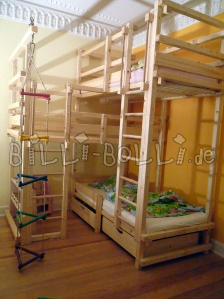 Extra vysoká třílůžková postel (Kategorie: Použitá palanda)