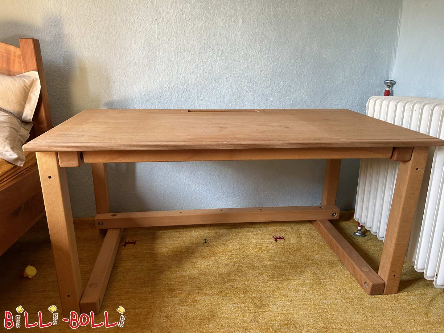 Використаний дитячий стіл з масиву бука (Категорія: Дитячі меблі б / у)