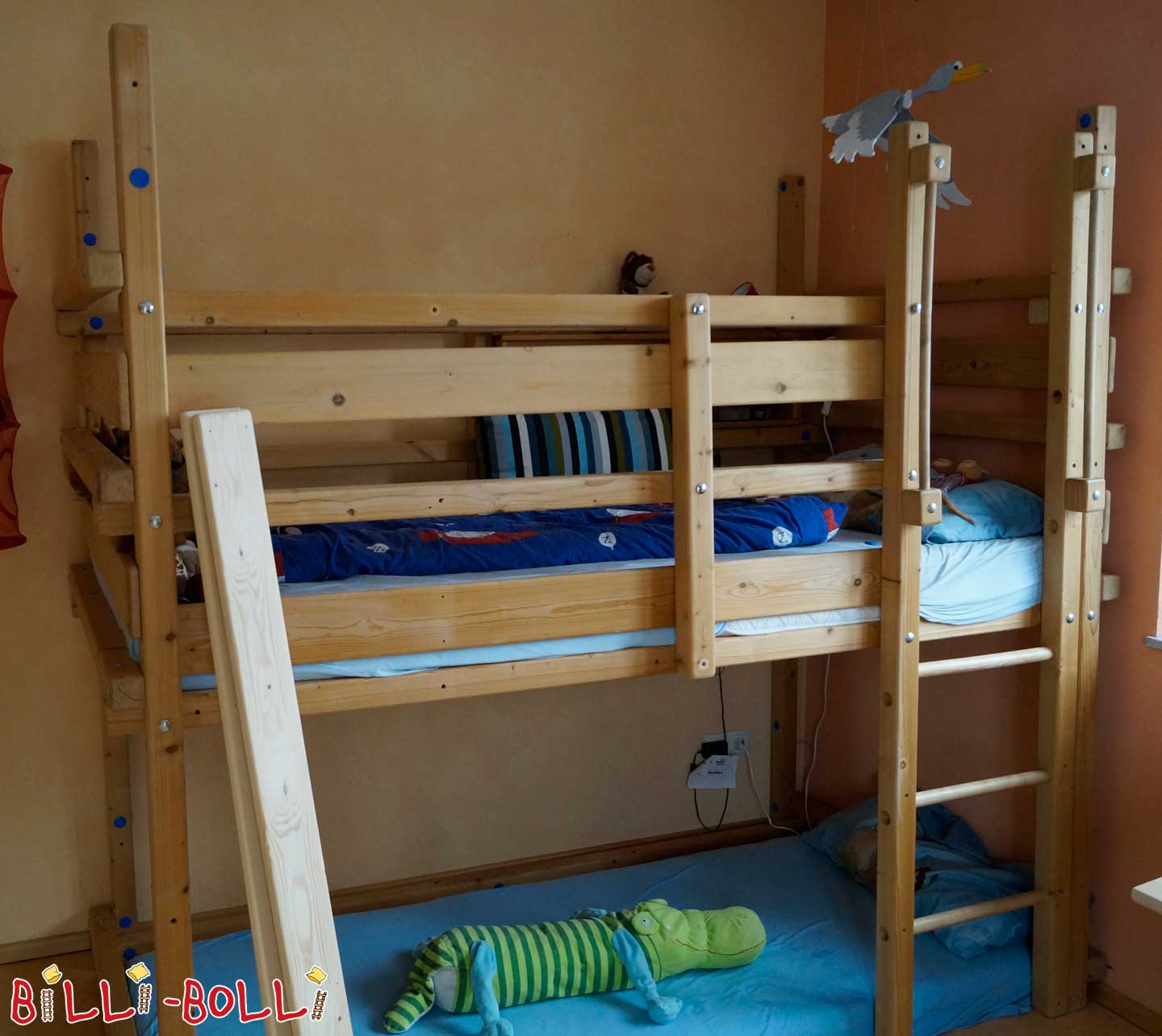 Dobro urejena podstrešna postelja, ki raste z otrokom (Kategorija: Uporabljeno podstrešno ležišče)