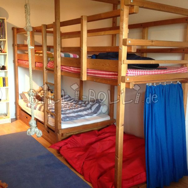 Gullibo - divstāvu gulta ar piederumiem (Kategorija: Izmantota divstāvu gulta)