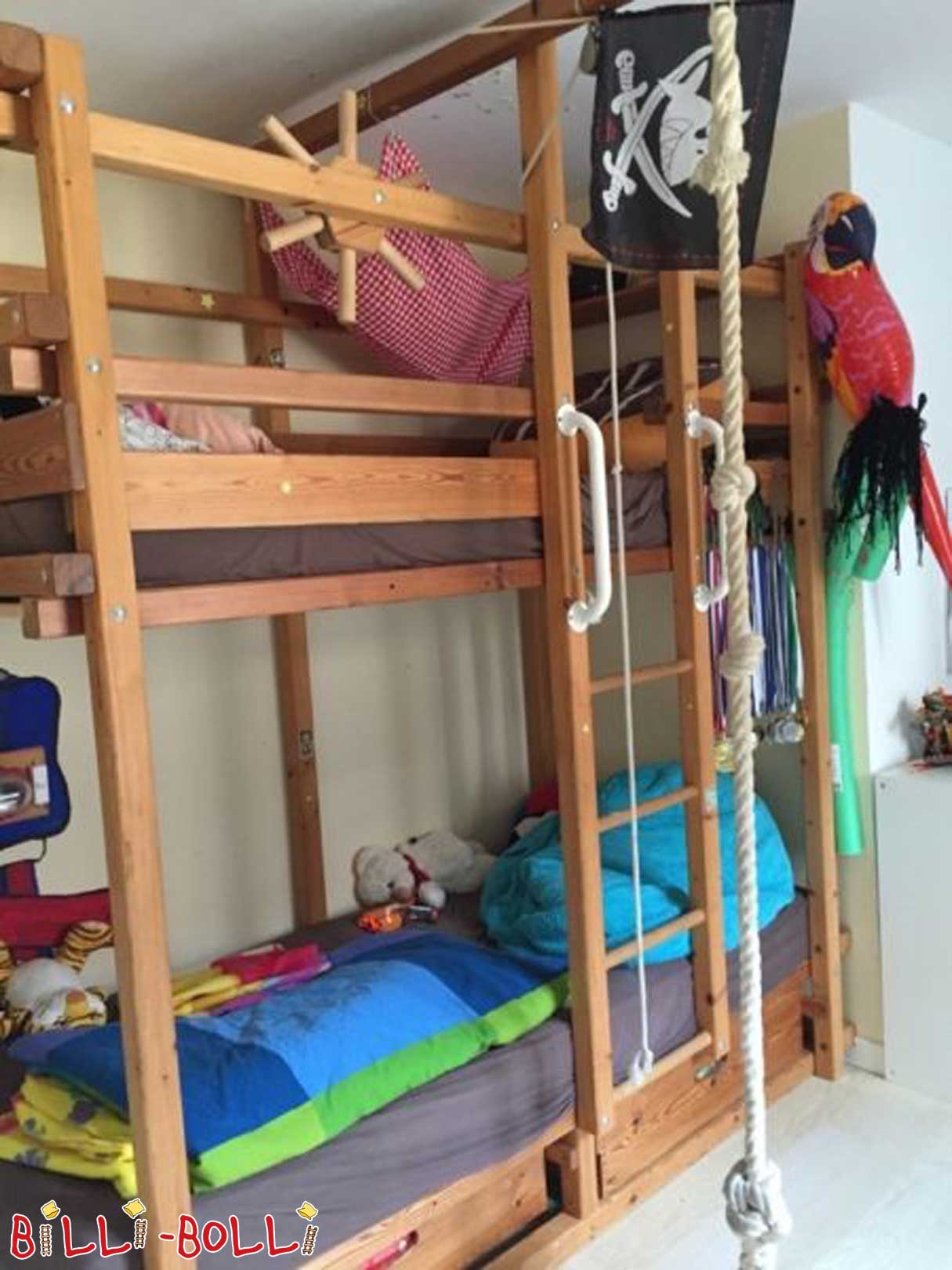 Gullibo loft bed (Kategory: Loftbêd nedich)