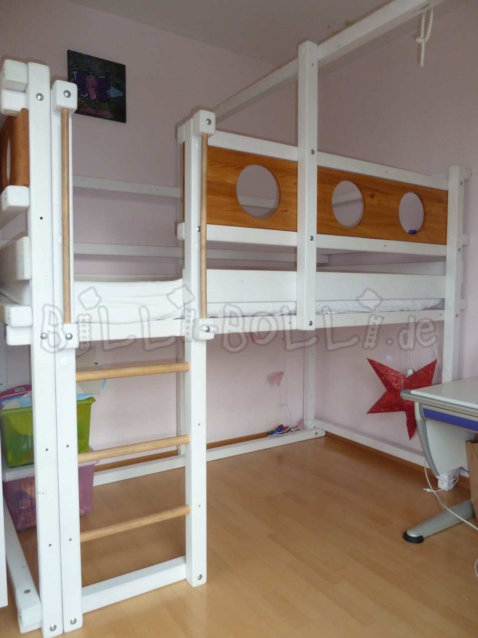 Cama de meia altura, abeto branco envidraçado (Categoria: Mobiliário infantil usado)