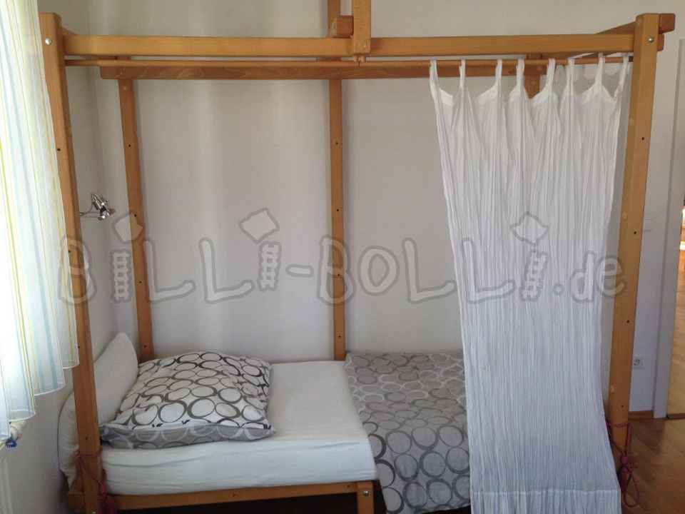Łóżko z baldachimem/ łóżko na poddaszu, 90 x 200 cm, buk olejowany (Kategoria: Używane łóżko na poddaszu)