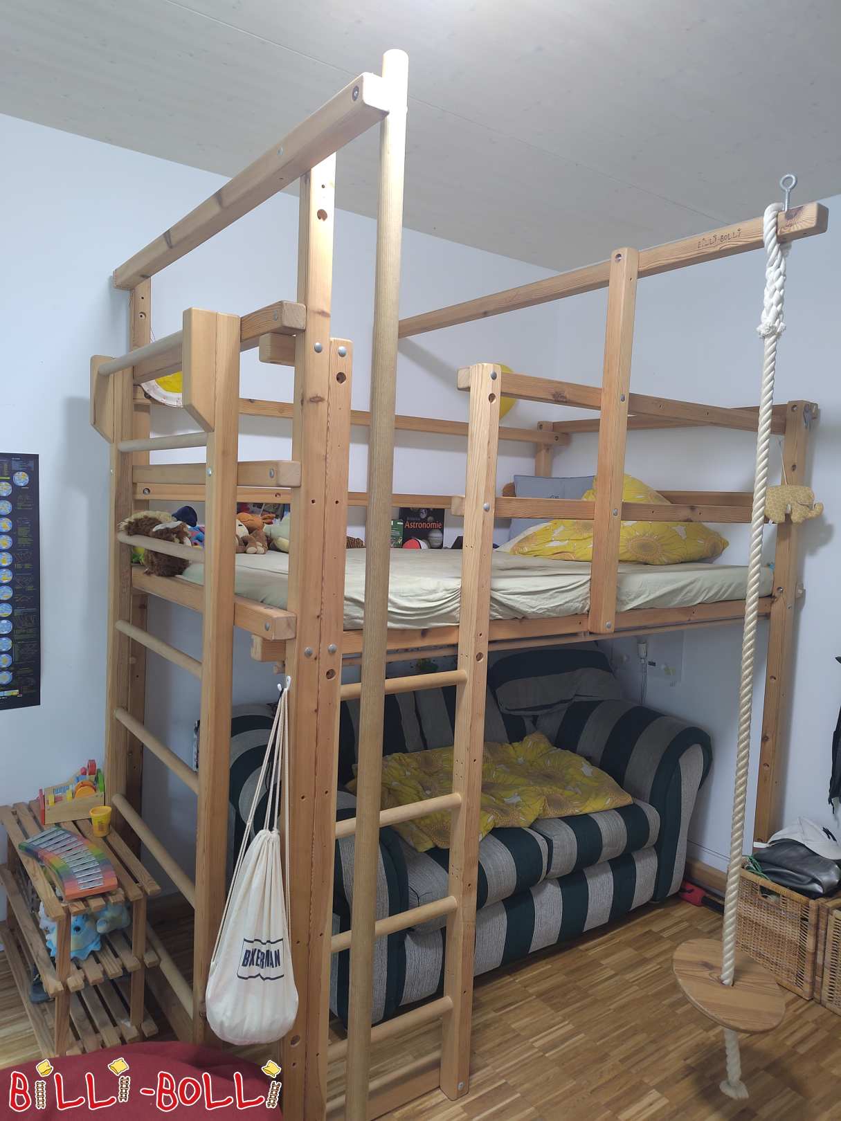 Podkrovná posteľ 120x200 vrátane stenových tyčí, hojdačky a hasičskej šmykľavky! (Kategória: Podkrovná posteľ, ktorá rastie spolu s dieťaťom)