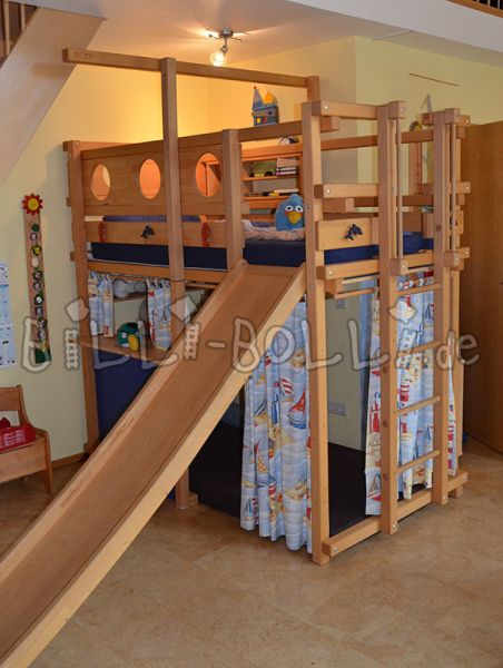 Podstrešna postelja iz bukve (Kategorija: Uporabljeno podstrešno ležišče)
