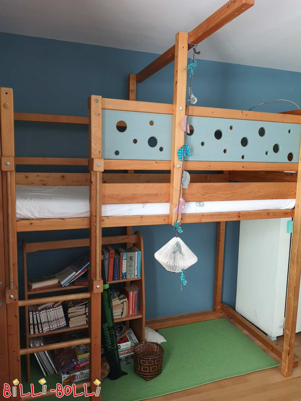 Letto loft fattu di spruce in Göttingen (Category: U lettu loft hè necessariu)
