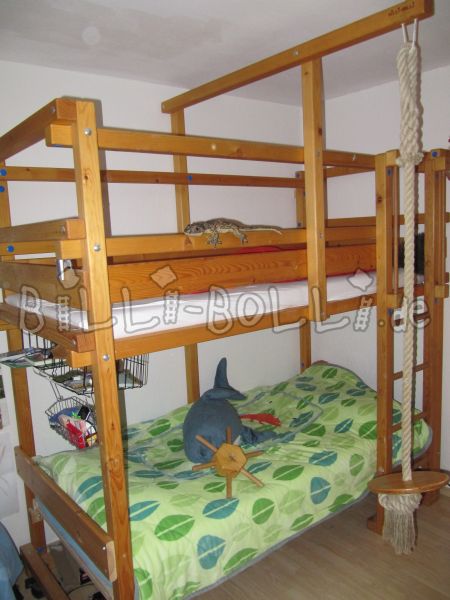 Loftová posteľ z neošetrenej borovice (Kategória: Použitá vysoká posteľ)