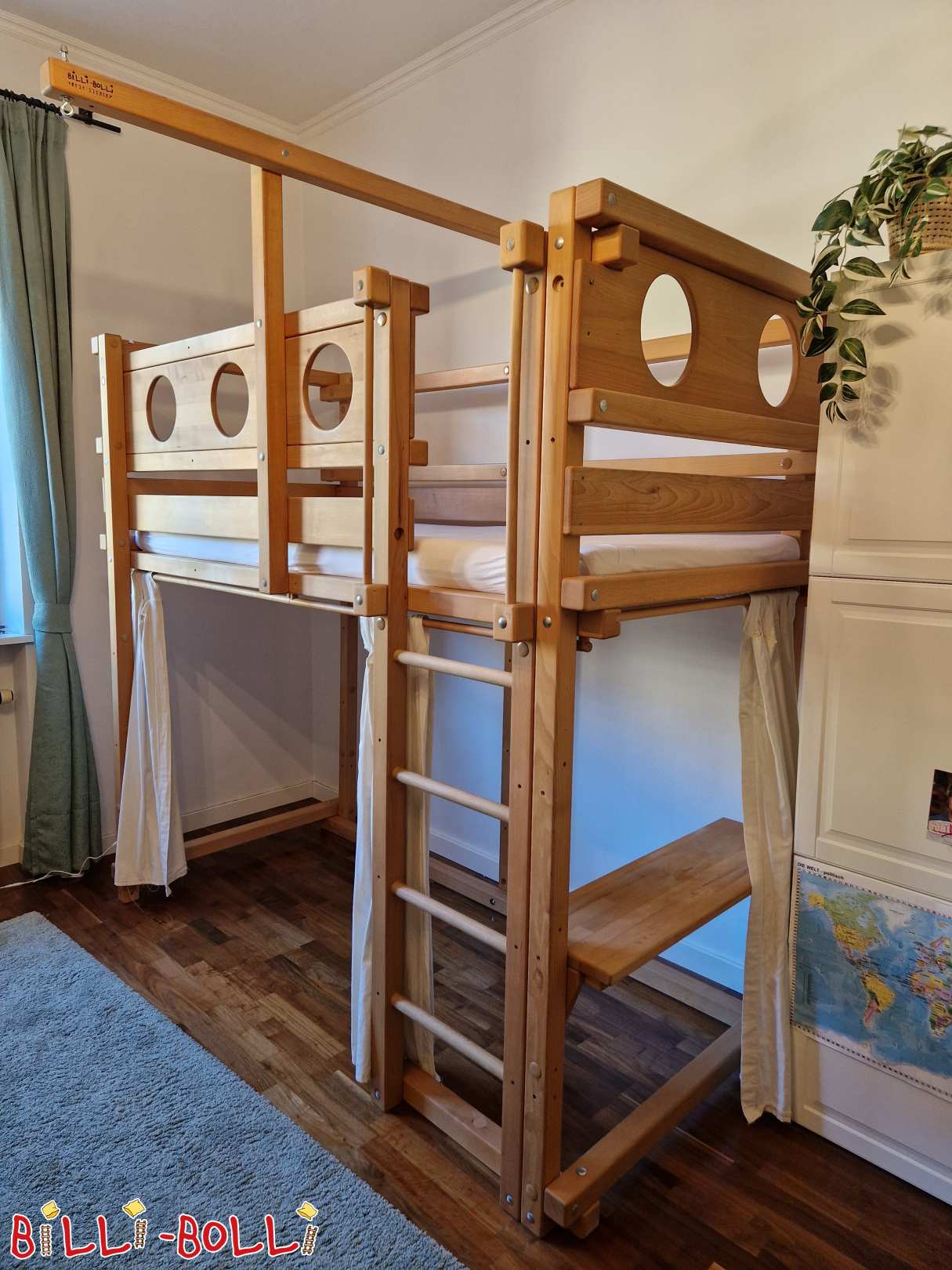 Cama alta (faia, tábua de loja) em Munique (Categoria: Cama alta que cresce com a criança usada)