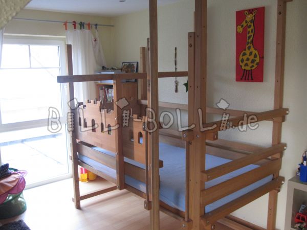 Łóżko na poddaszu, buk, nieleczone (Kategoria: Używane łóżko na poddaszu)