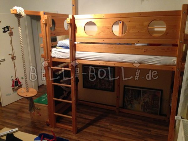 Loftová posteľ zo smreka (Kategória: Použitá vysoká posteľ)