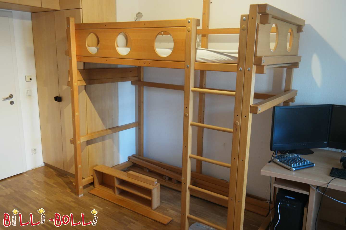 Loftová posteľ s odpružením pre hojdaciu sedačku atď. a rebrík (Kategória: Vysoká posteľ rastúca s dieťaťom used)