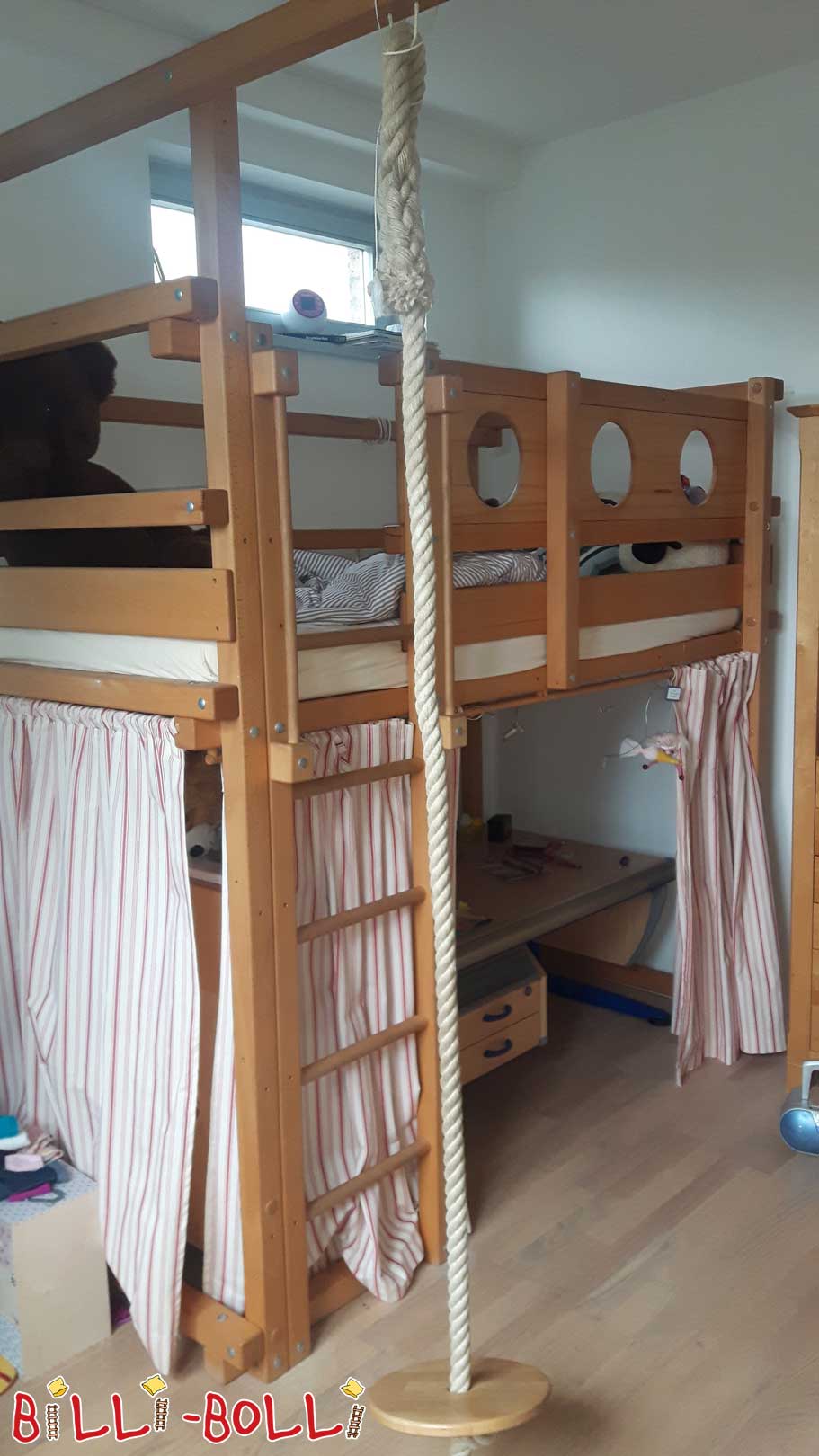 Vysoká posteľ rastúca s dieťaťom, 100 x 200 cm, naolejovaný voskovaný buk (Kategória: Použitá vysoká posteľ)