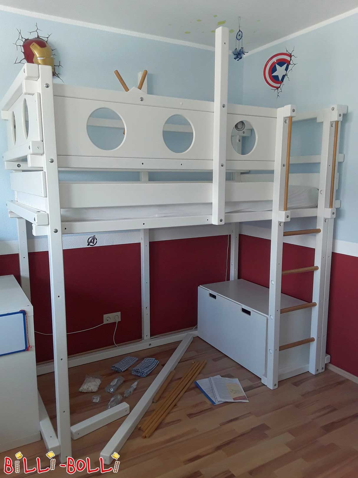 Loftbett dat mat Iech wiisst, 100 x 200 cm, Buche wäiss lackéiert (Kategorie: Loft Bett néideg)