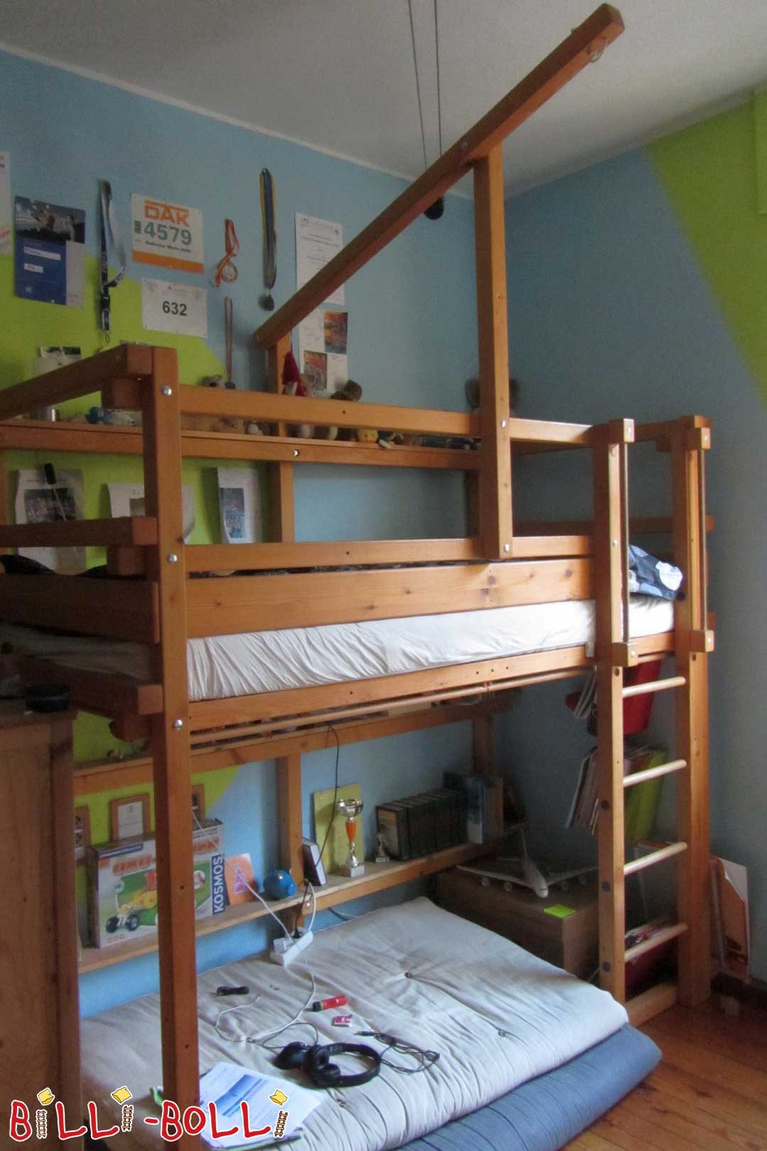 Tempat tidur loteng yang tumbuh bersama anak, pohon cemara yang diminyaki dan diberi lilin 90 x 200 cm (Kategori: Tempat tidur loteng digunakan)