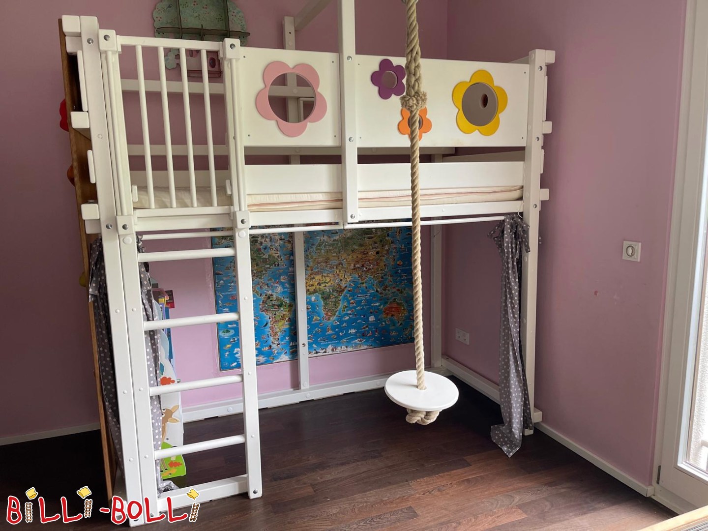 Publicidade 5708: Cama alta adaptável ao crescimento da criança, em madeira de faia lacada a branco, com parede de escalada Cama alta adaptável ao crescimento da criança, em madeira de faia lacada a branco, com parede de escalada (Categoria: Cama alta que cresce com a criança usada)