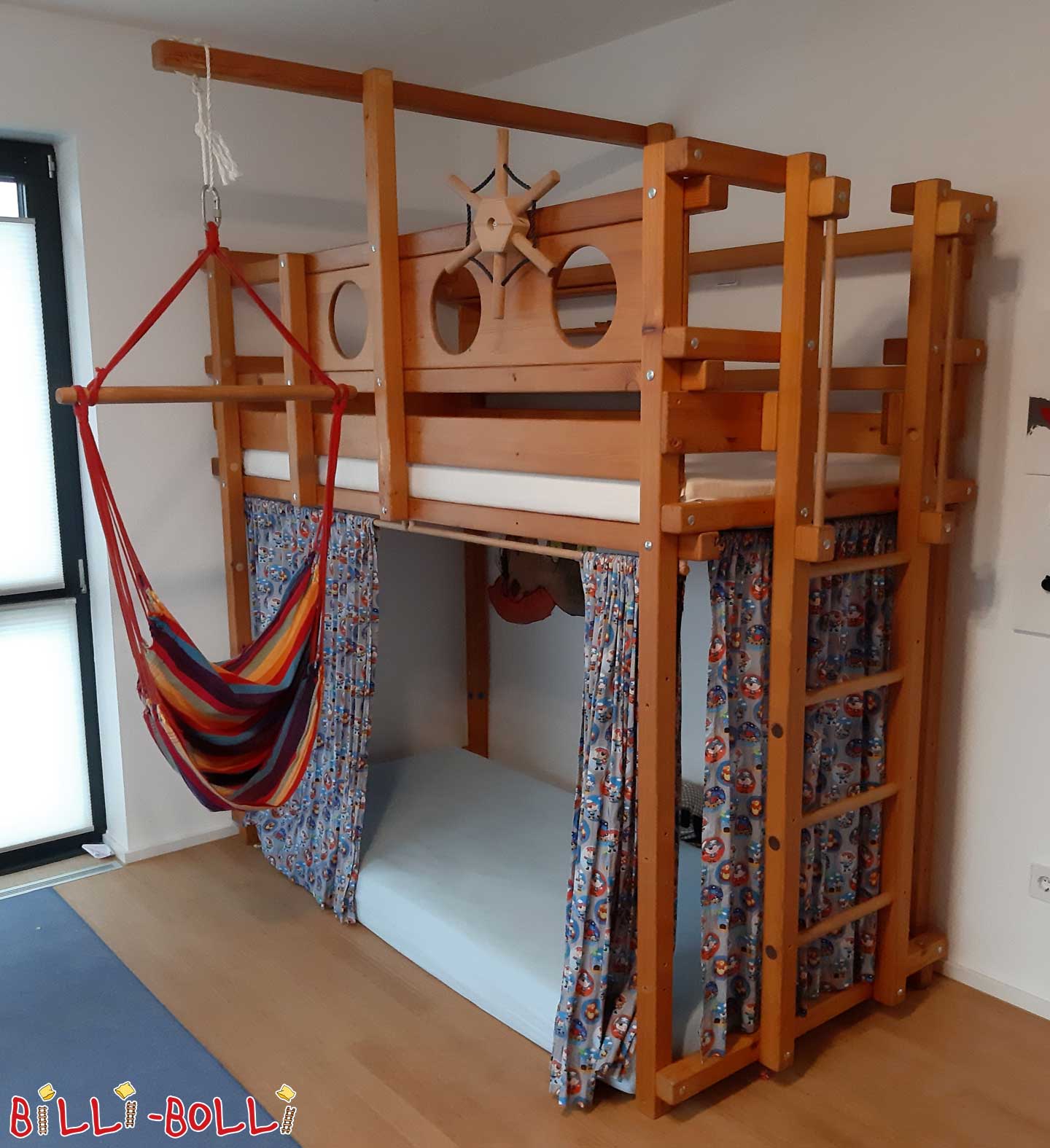 Podstrešna postelja, ki raste z otrokom, naoljena voskana smreka (Kategorija: Uporabljeno podstrešno ležišče)
