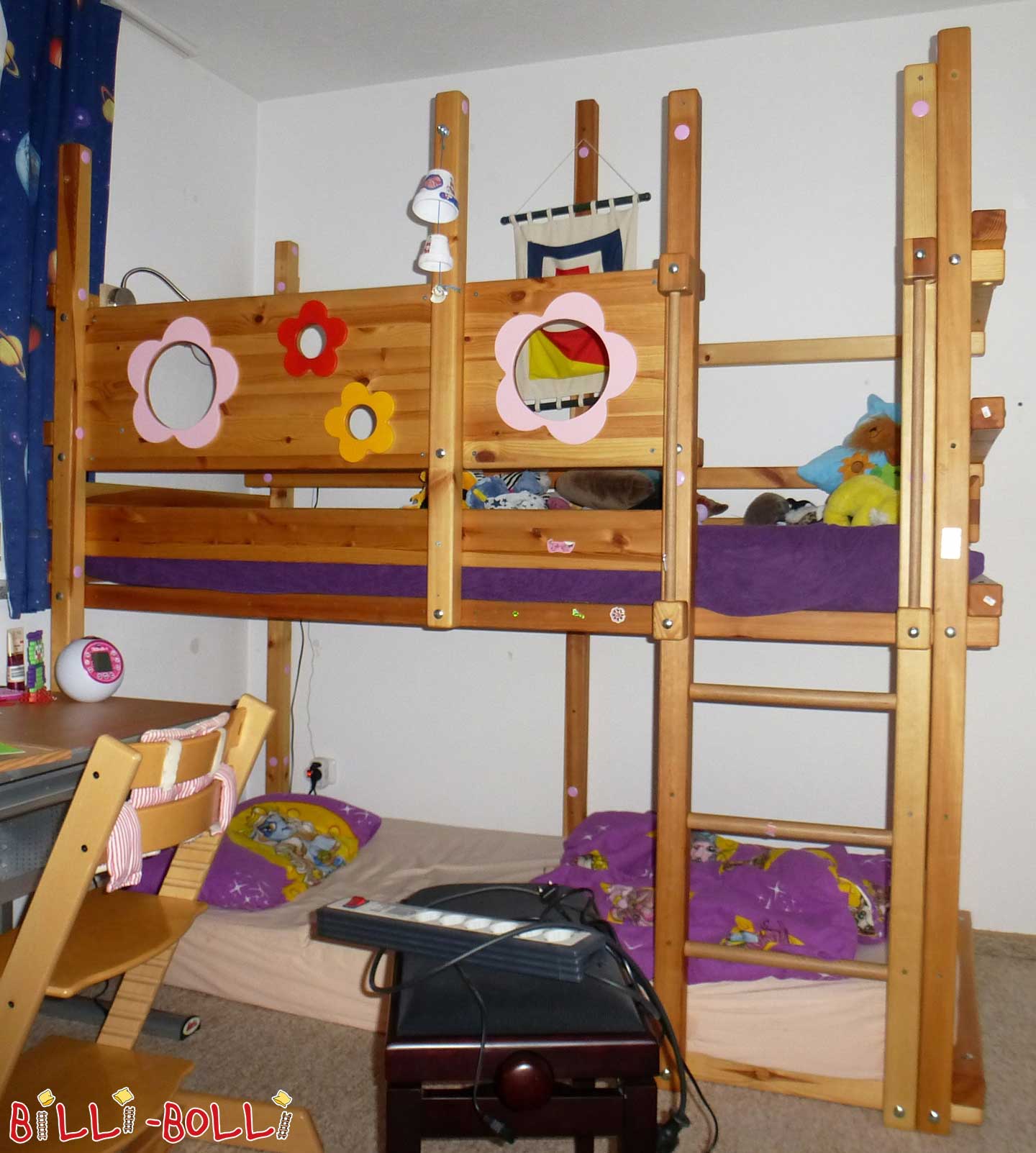Vysoká posteľ rastúca s dieťaťom, naolejovaná voskovaná borovica s kvetinovou doskou (Kategória: Použitá vysoká posteľ)
