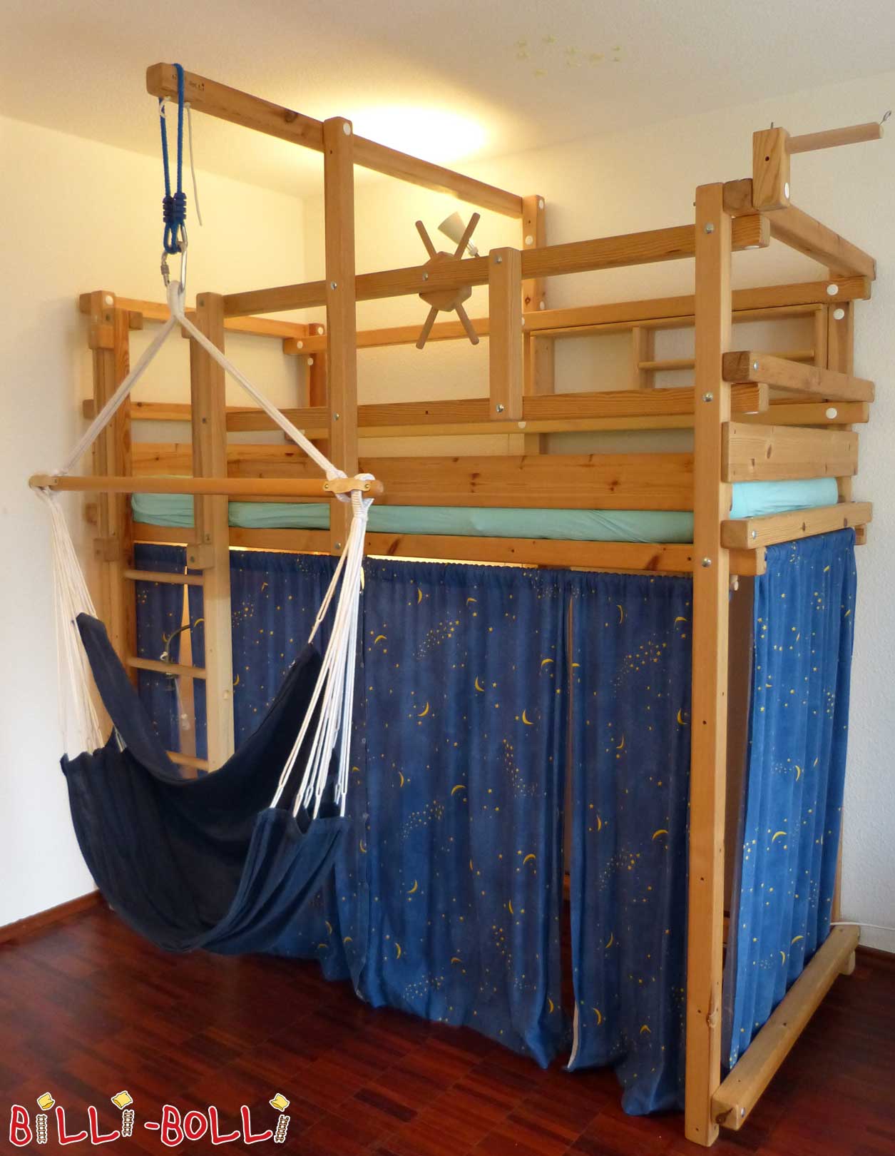 Podkrovní postel rostoucí s dítětem, borovice neošetřená, 90 x 200 cm u Heidelbergu (Kategorie: Použitá podkrovní postel)