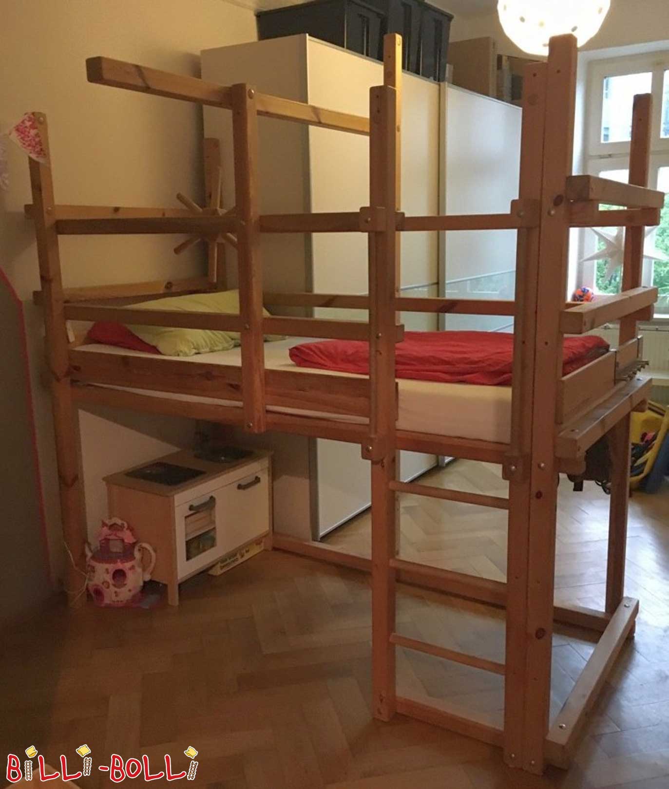 Bēniņu gulta, kas aug kopā ar bērnu, priede neapstrādāta (Kategorija: Izmantota bēniņu gulta)