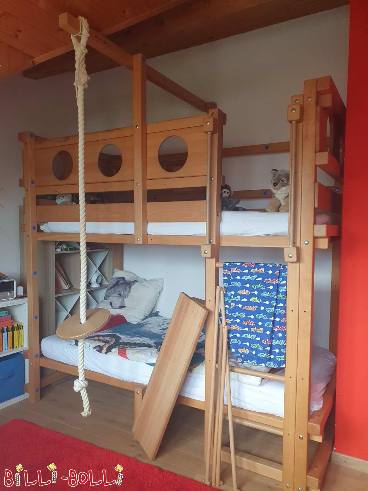Krevet/prenamjena u potkrovlju postavljena za krevet na kat nauljene voštane bukve u blizini Züricha (Kategorija: Krevet u potkrovlju raste s djetetom used)