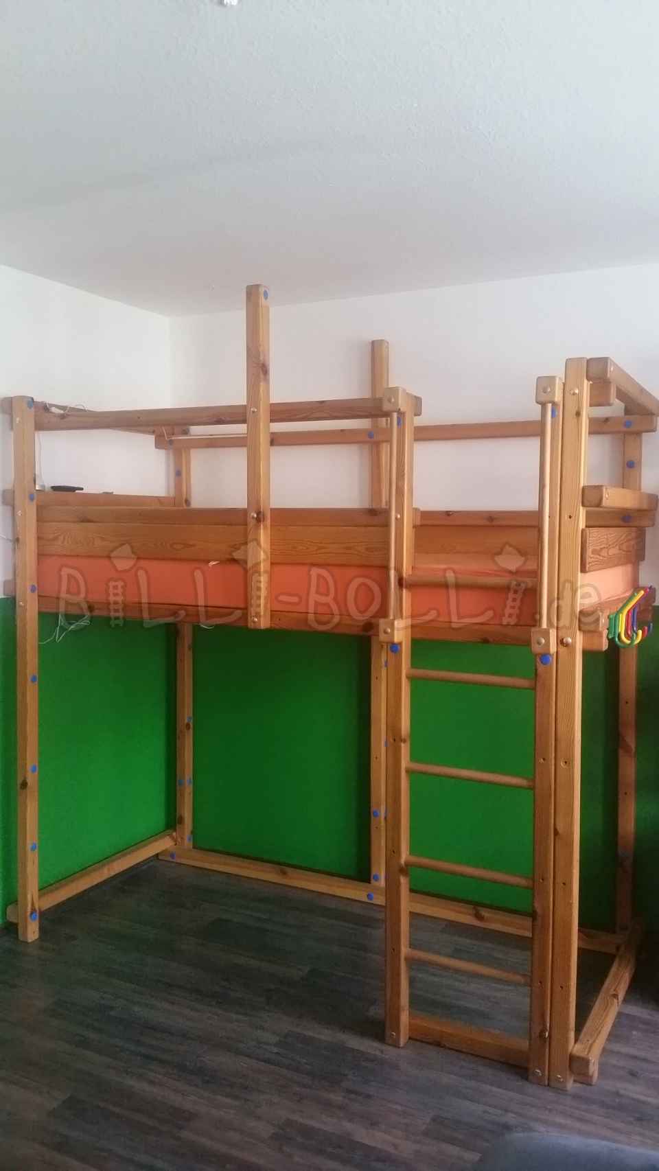 Divstāvu gulta (Kategorija: Izmantota bēniņu gulta)