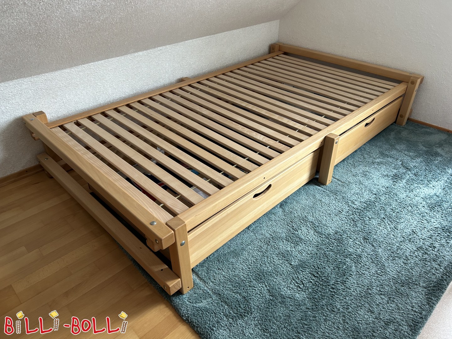 Reklamm 7103: Niddereg Jugendbett, Buche, 120 x 220 cm, inkl. Lattenrost a 2 Späicherkëschten Niddereg Jugendbett, Buche, 120 x 220 cm, inkl. Lattenrost a 2 Späicherkëschten (Kategorie: niddereg Jugendbetten, gebraucht)