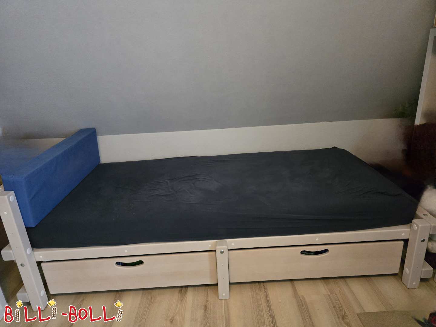 Χαμηλό νεανικό κρεβάτι τύπου B + 2 συρτάρια κρεβατιού, όλο οξιά λευκό βερνικωμένο (Κατηγορία: Χαμηλά νεανικά κρεβάτια που χρησιμοποιούνται)