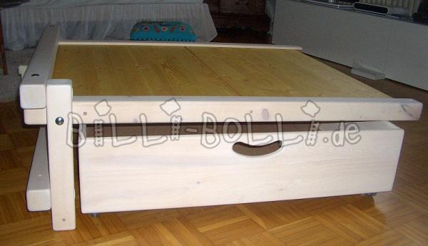 Angolo accogliente con box portaoggetti (Categoria: letto per bambini usato)