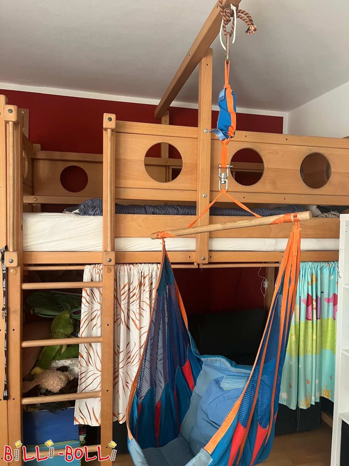 Crescer com. Cama alta (faia) com beliches, baloiço, prateleira, cortinas (Categoria: Cama alta que cresce com a criança usada)