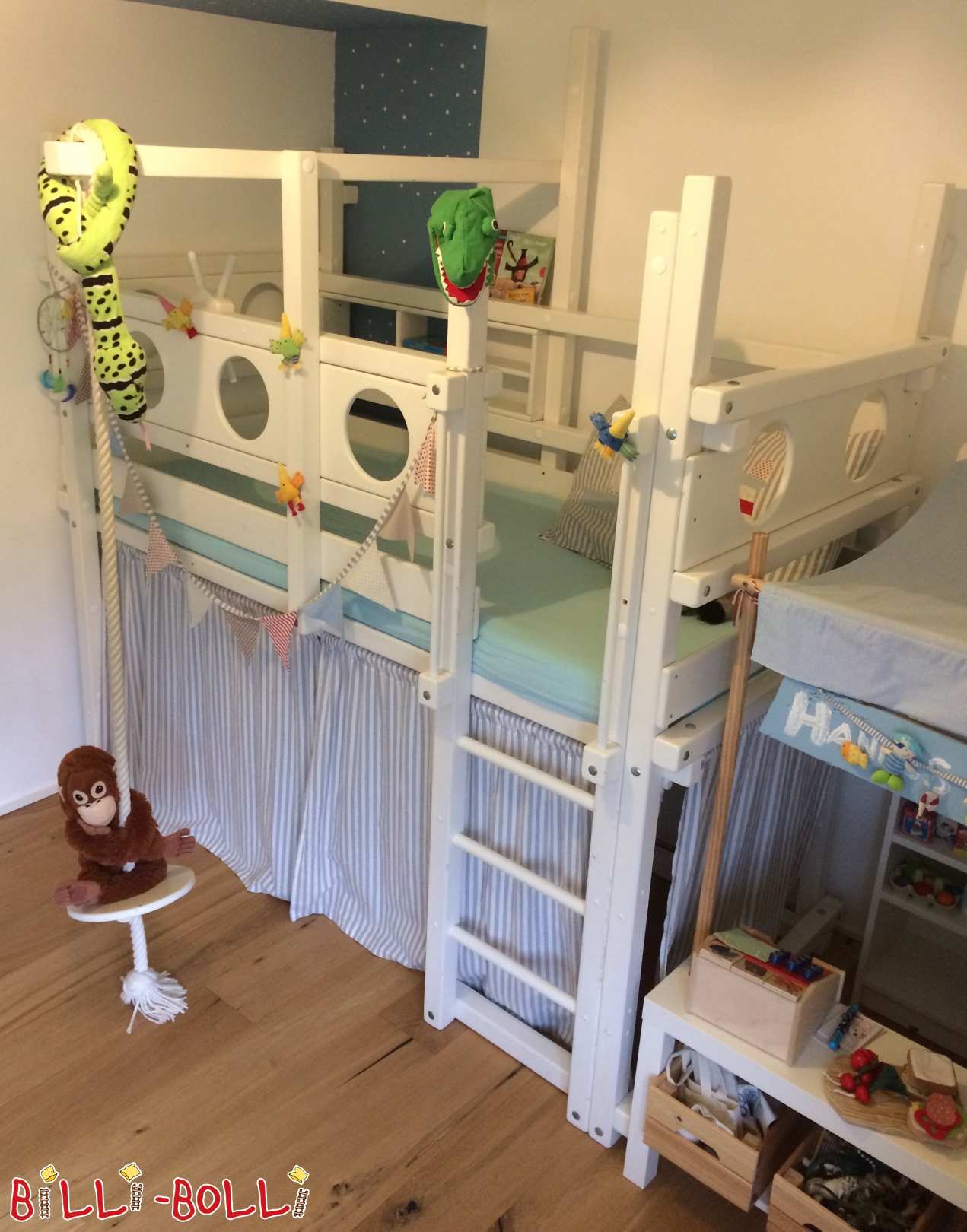 Growing loft bed made of spruce white lacquered in Aidlingen (Category: second hand loft bed)