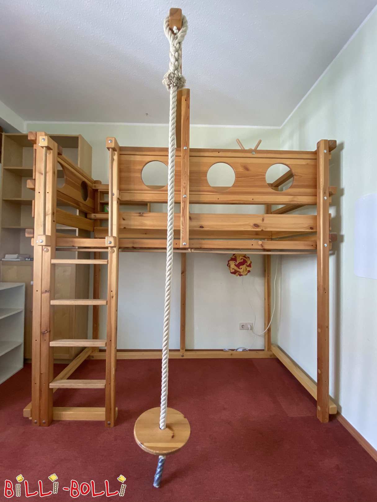 Łóżko na poddaszu Billi Bolli wykonane z sosny, która rośnie wraz z dzieckiem (Kategoria: Używane łóżko na poddaszu)