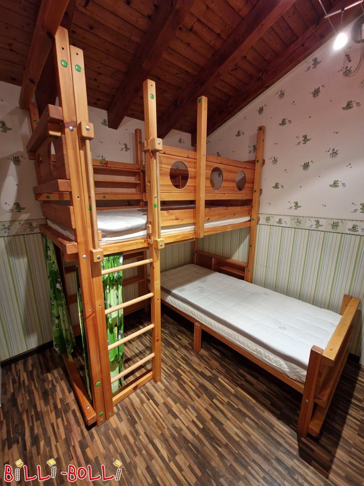 Çocukla birlikte büyüyen köşe ranza, bol aksesuarlı yağlı çam (Kategori: Köşe üstü ranza kullanılmış)