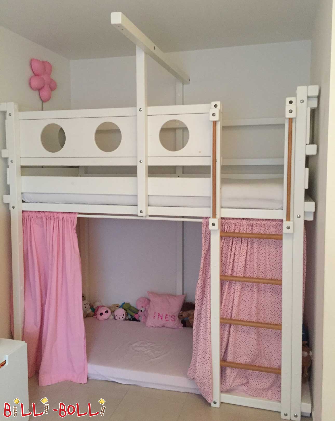 Bēniņu gulta, kas aug kopā ar bērnu - sapnis baltā krāsā (Kategorija: Izmantota bēniņu gulta)