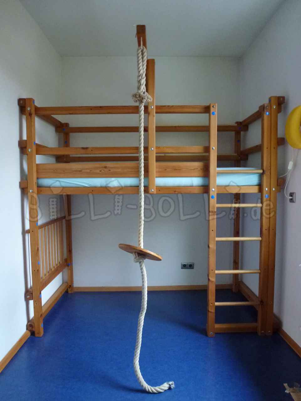 Rosnące łóżko na poddaszu/ łóżko piętrowe, 90 x 200 cm, świerk olejowany woskowany (Kategoria: Używane łóżko na poddaszu)