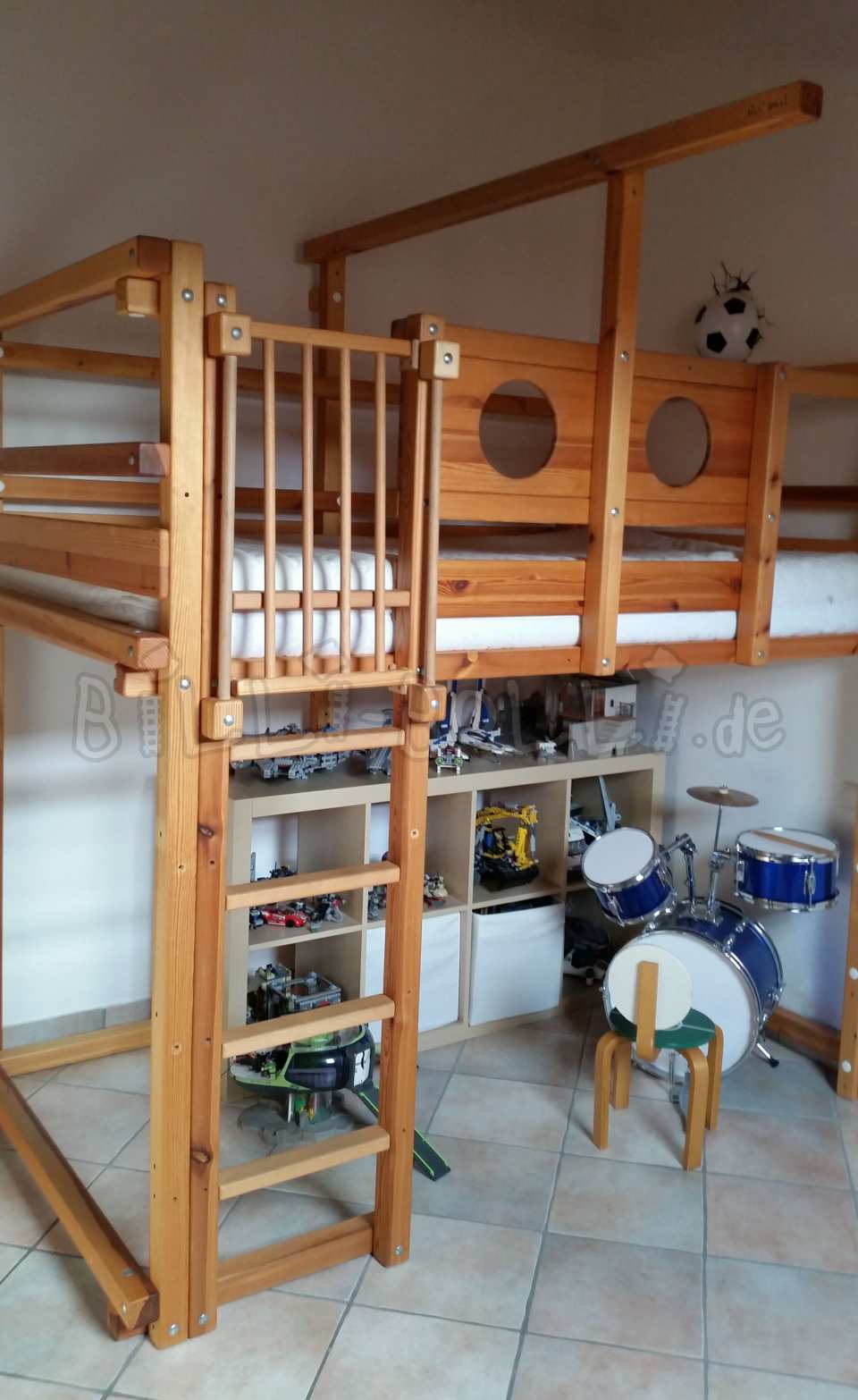 Loftová posteľ, ktorá rastie s dieťaťom 120x200 cm olejovaná borovica (Kategória: Použitá vysoká posteľ)
