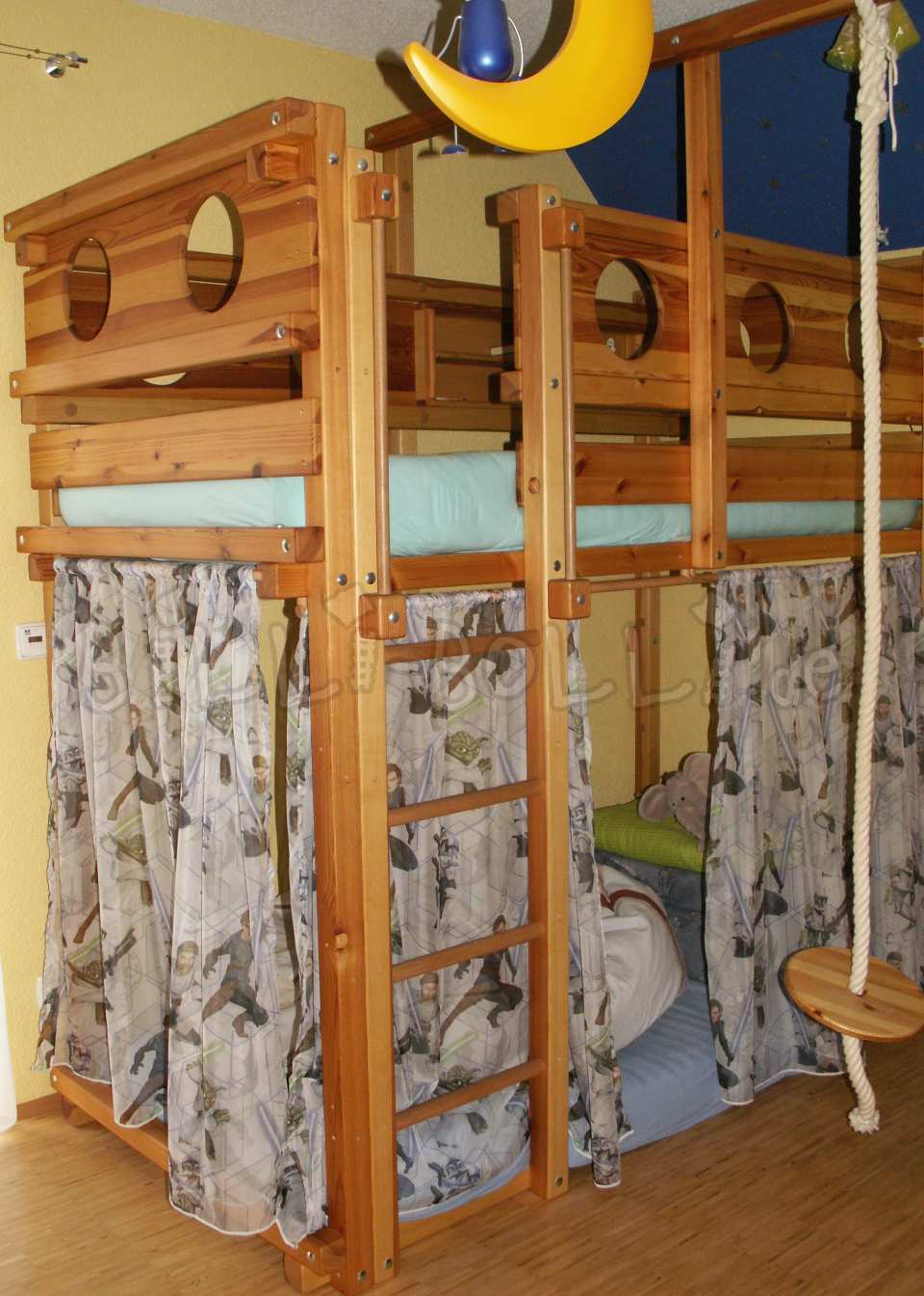 Raste krevet u potkrovlju, 90 x 200 cm, nauljeni bor (Kategorija: Korišten krevet u potkrovlju)