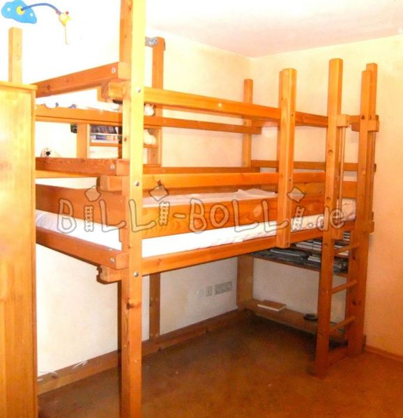 Rosnące łóżko na poddaszu ze świerku (Kategoria: Używane łóżko na poddaszu)