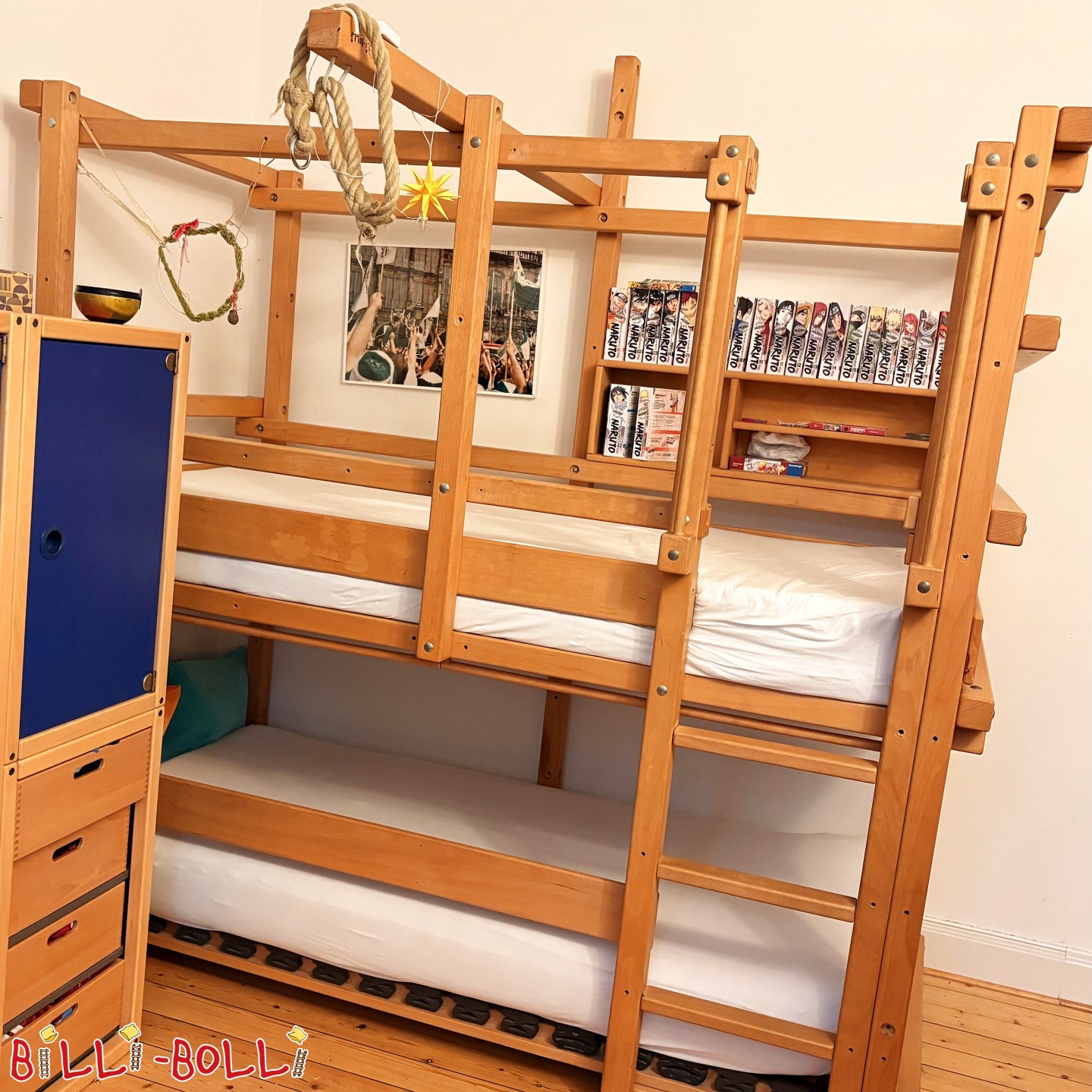 Reklamm 5794: Justéierbar Loftbett aus geöltem a gewaxtem Bucheholz mat 'Ridderschlass'-Paneele Justéierbar Loftbett aus geöltem a gewaxtem Bucheholz mat 'Ridderschlass'-Paneele (Kategorie: Loftbett mat Armaufleeën a Leeder, gebraucht)