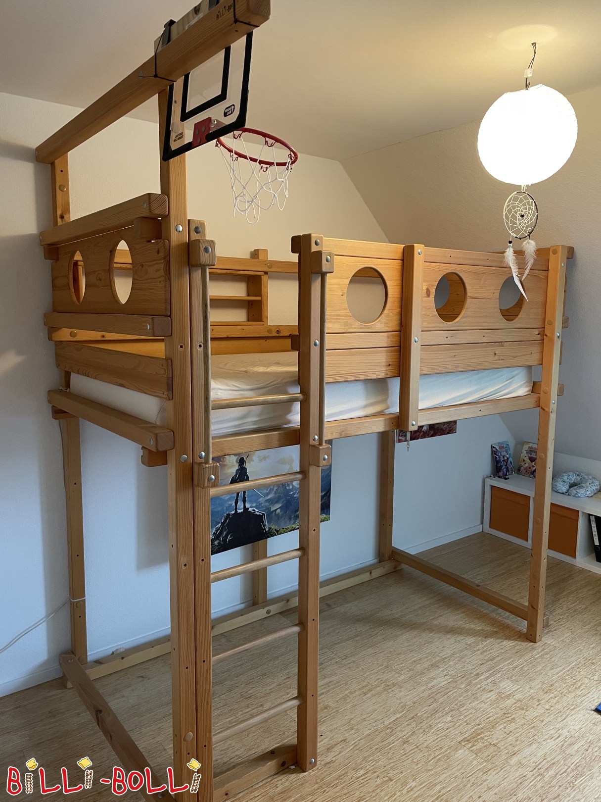 Łóżko na poddaszu z drewna świerkowego, które rośnie wraz z dzieckiem, olejowane i woskowane (Kategoria: Łóżko na antresoli rosnące wraz z dzieckiem używane)