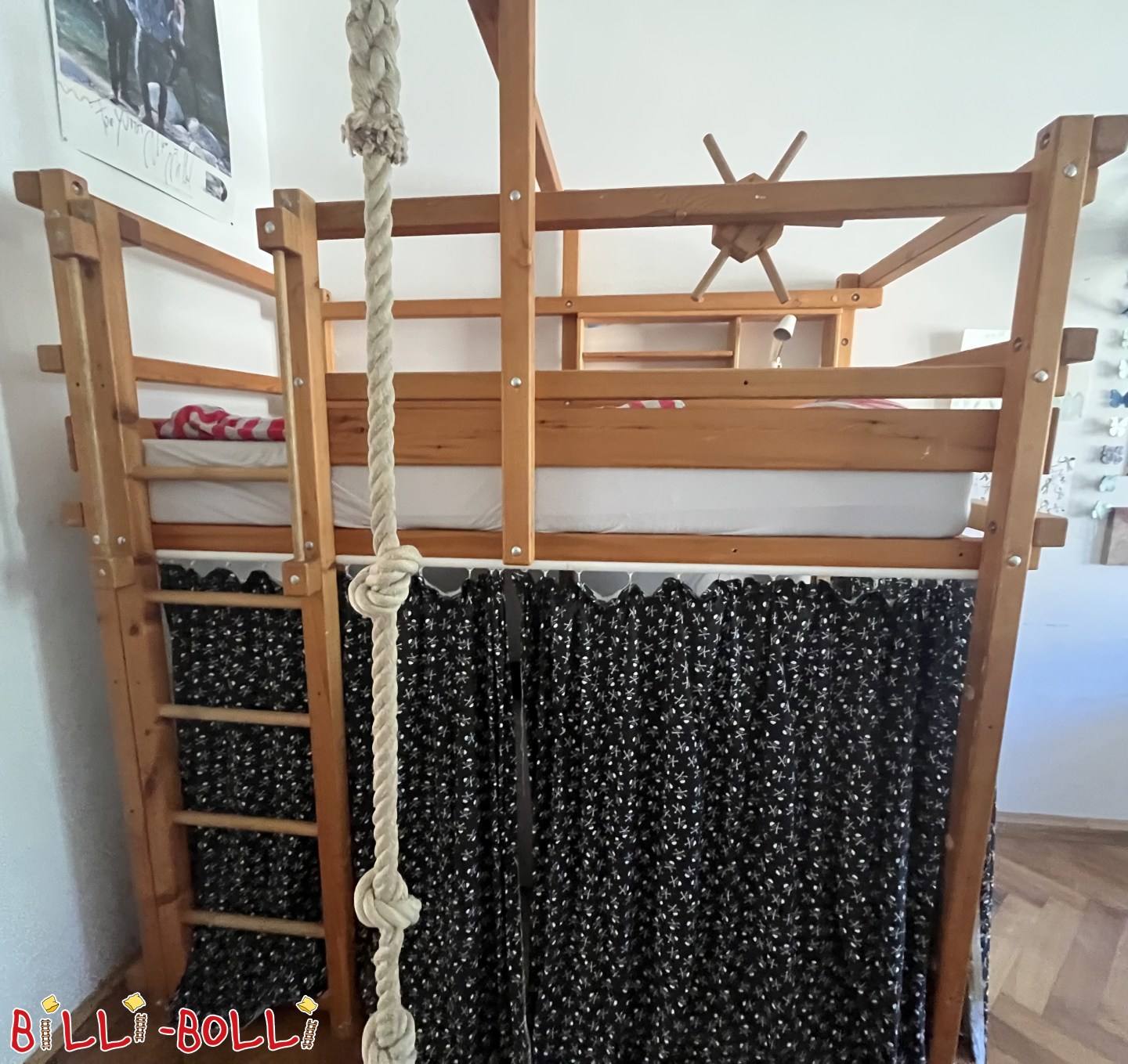 Reklamm 5758: Astellbar Loftbett aus Fichte Astellbar Loftbett aus Fichte (Kategorie: Loftbett mat Armaufleeën a Leeder, gebraucht)