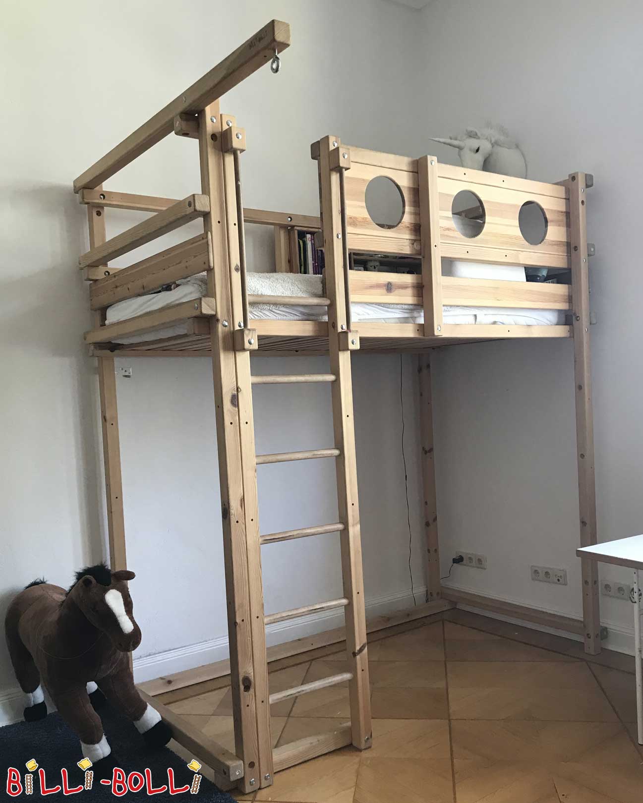 Loft bed that grows with the child and includes extra-high feet and a long ladder (Category: second hand loft bed)