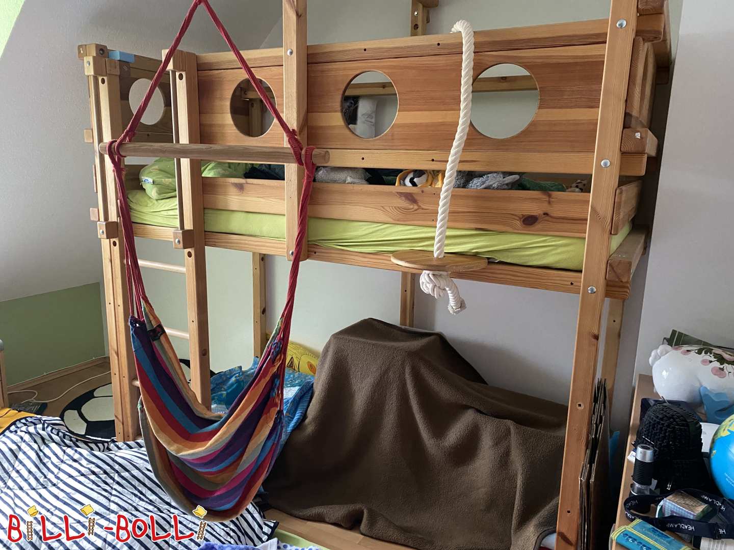 Loftová posteľ, ktorá rastie s dieťaťom, borovica, olejovaný voskovaný, veľa doplnkov (Kategória: Vysoká posteľ rastúca s dieťaťom used)