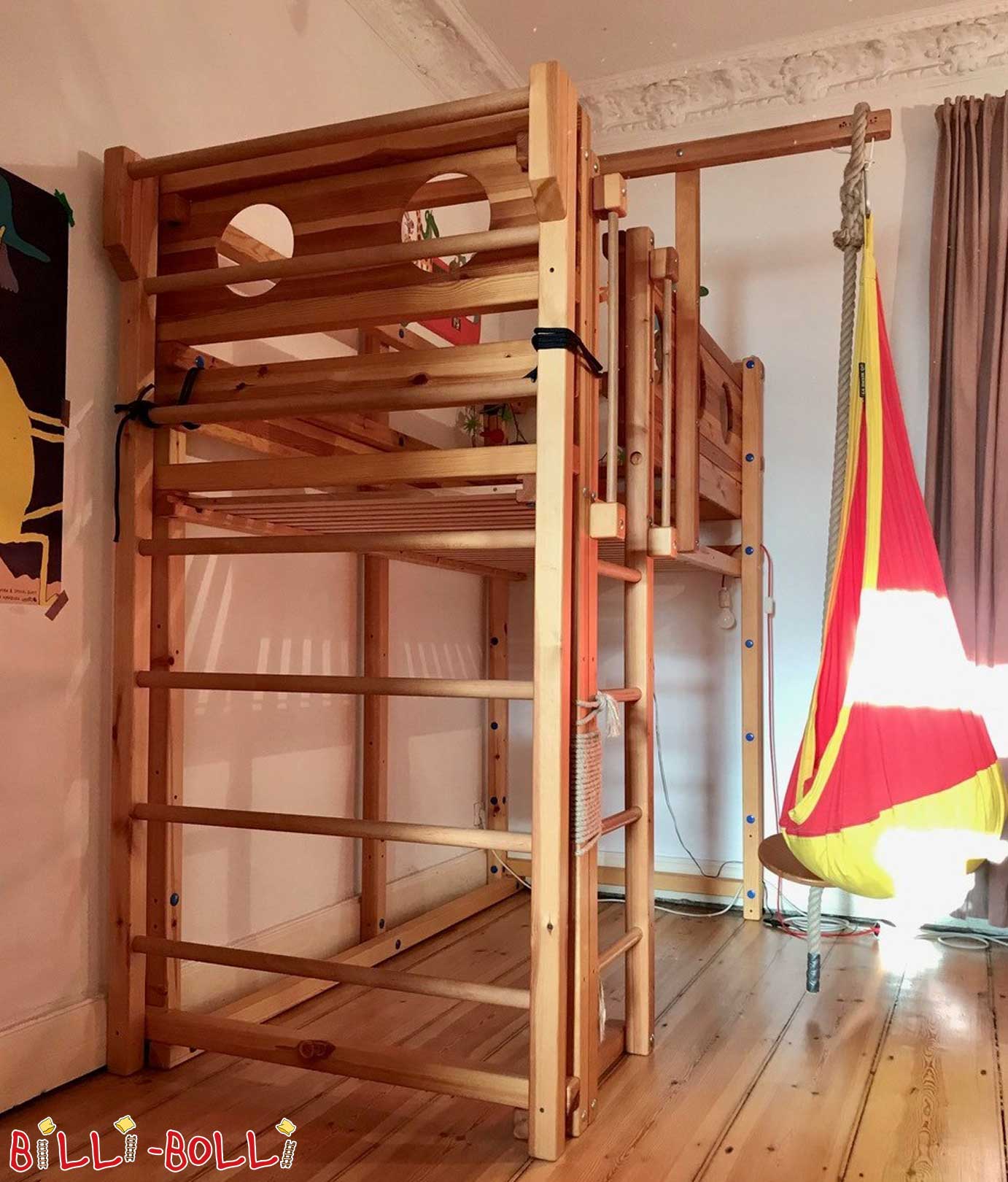 Growing loft bed, pine-oiled with many accessories in Hamburg (Category: second hand loft bed)