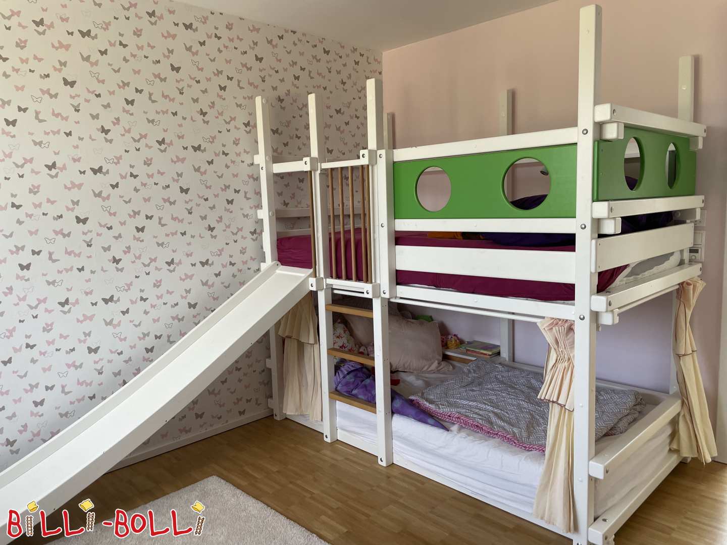 Palanda, bílá lakovaná borovice, včetně skluzavky a závěsů (Kategorie: Patrová postel použitá)