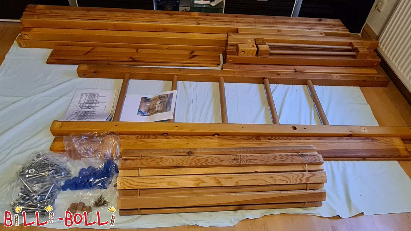 Lit mezzanine avec planches de château en pin, huilé (Catégorie : Lit mezzanine évolutif de seconde-main)