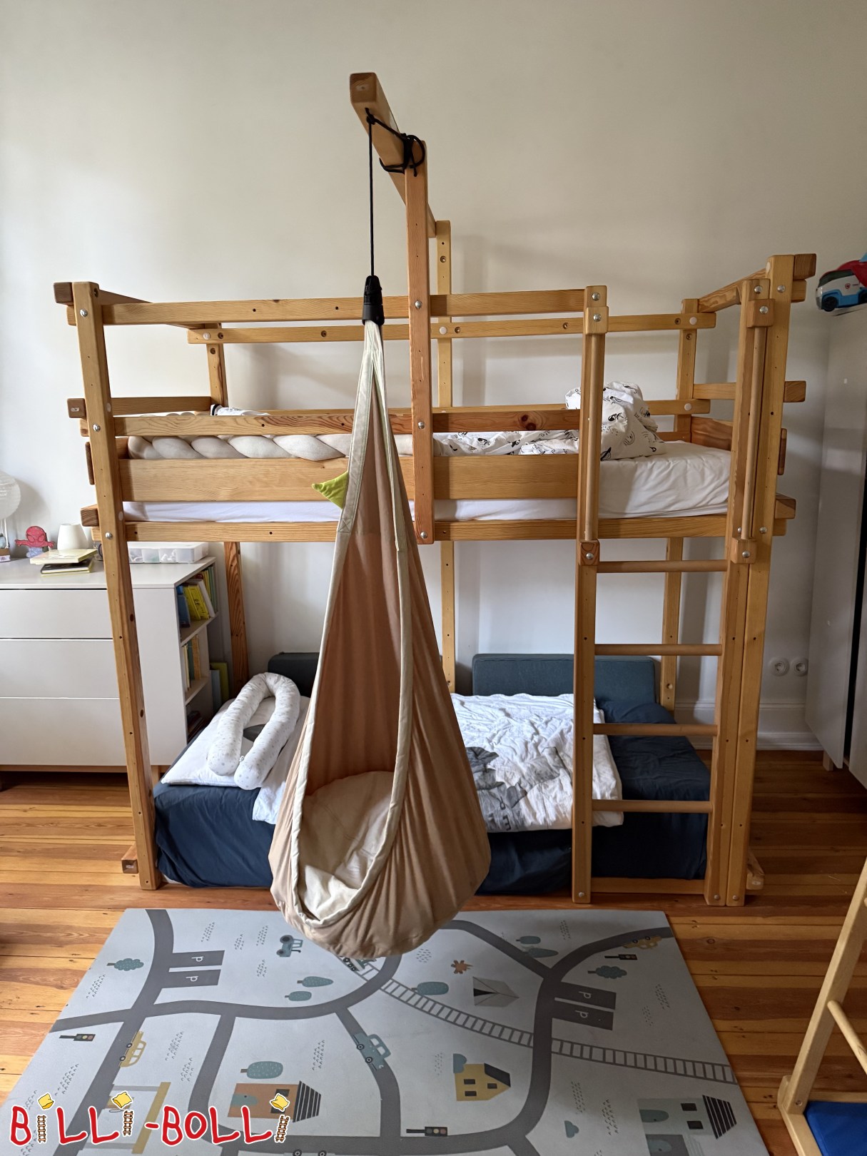 Anuncio 5766: Cama alta adaptable al crecimiento del niño con cueva colgante, en Hamburgo Cama alta adaptable al crecimiento del niño con cueva colgante, en Hamburgo (Categoría: Cama alta ajustable a la edad de segunda mano)