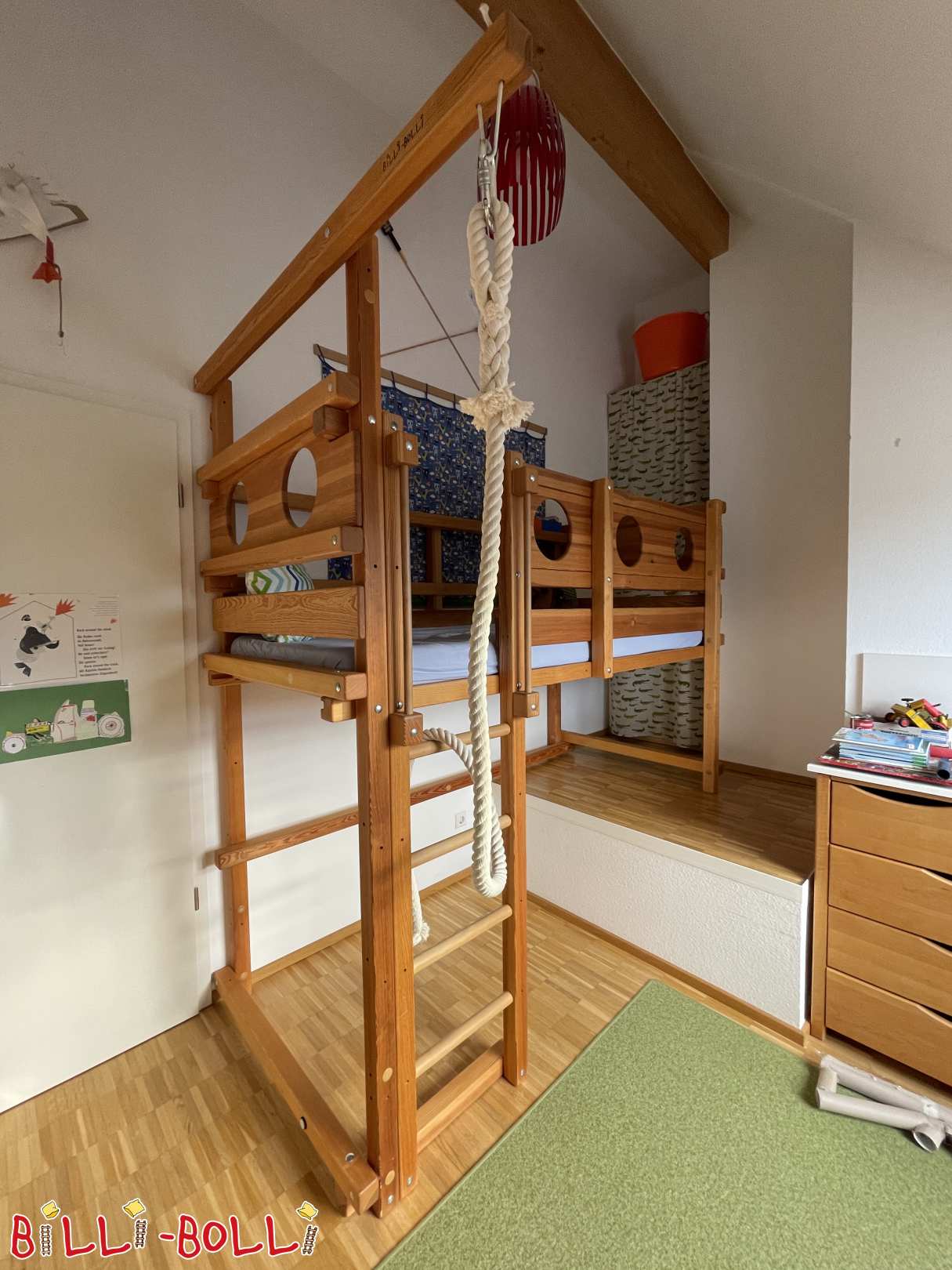 Lit surélevé évolutif avec corde de ketter et matelas à Stuttgart (Catégorie : Lit mezzanine évolutif de seconde-main)